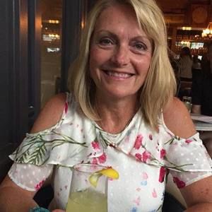 Meet your Posher, Debbie